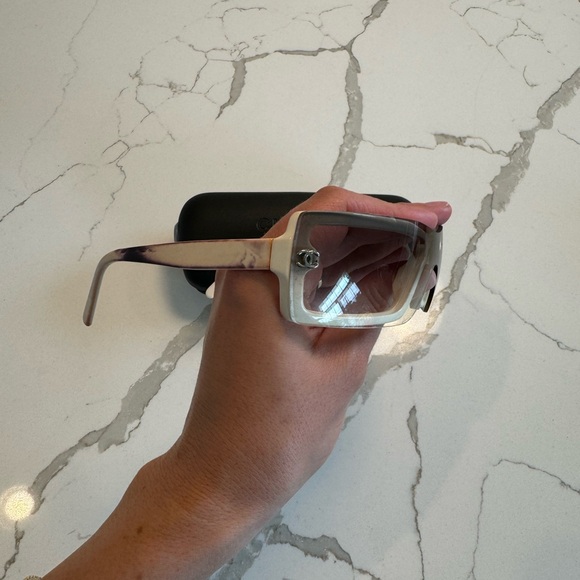 VINTAGE CHANEL Black and White Ombré Sunglasses. - Picture 5 of 12